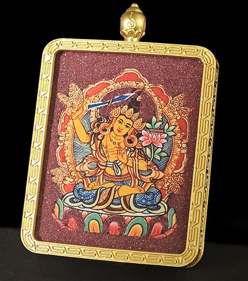 Buddha jewelry:The Chinese Zodiac Cinnabar Thangka Eight Great Guardian Deities Birth Buddha Plaque Alloy Gau Box Pendant merges cinnabar’s protective properties, Thangka’s sacred art, and the Gau Box’s traditional design. Featuring zodiac animals, Guardian Deities, and Birth Buddhas, this alloy-crafted pendant offers personalized spiritual connection and durability, serving as a portable shrine and a meaningful talisman.